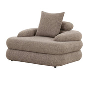 Tijdloze luxe handgemaakte loungestoel in zandkleurig bouclé-design
