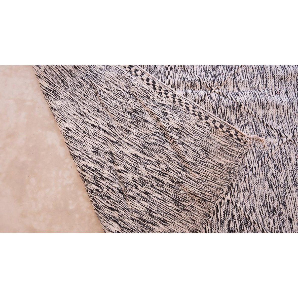 Marokkaans berber kilim tapijt puur wol 206 x 338 cm