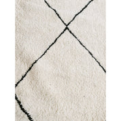 Handmade Luxury Berber Rug, Timeless Artisan Design, 163 x 271 cm
