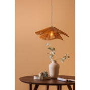 Tijdloze handgemaakte hanglamp met ambachtelijk design en luxe