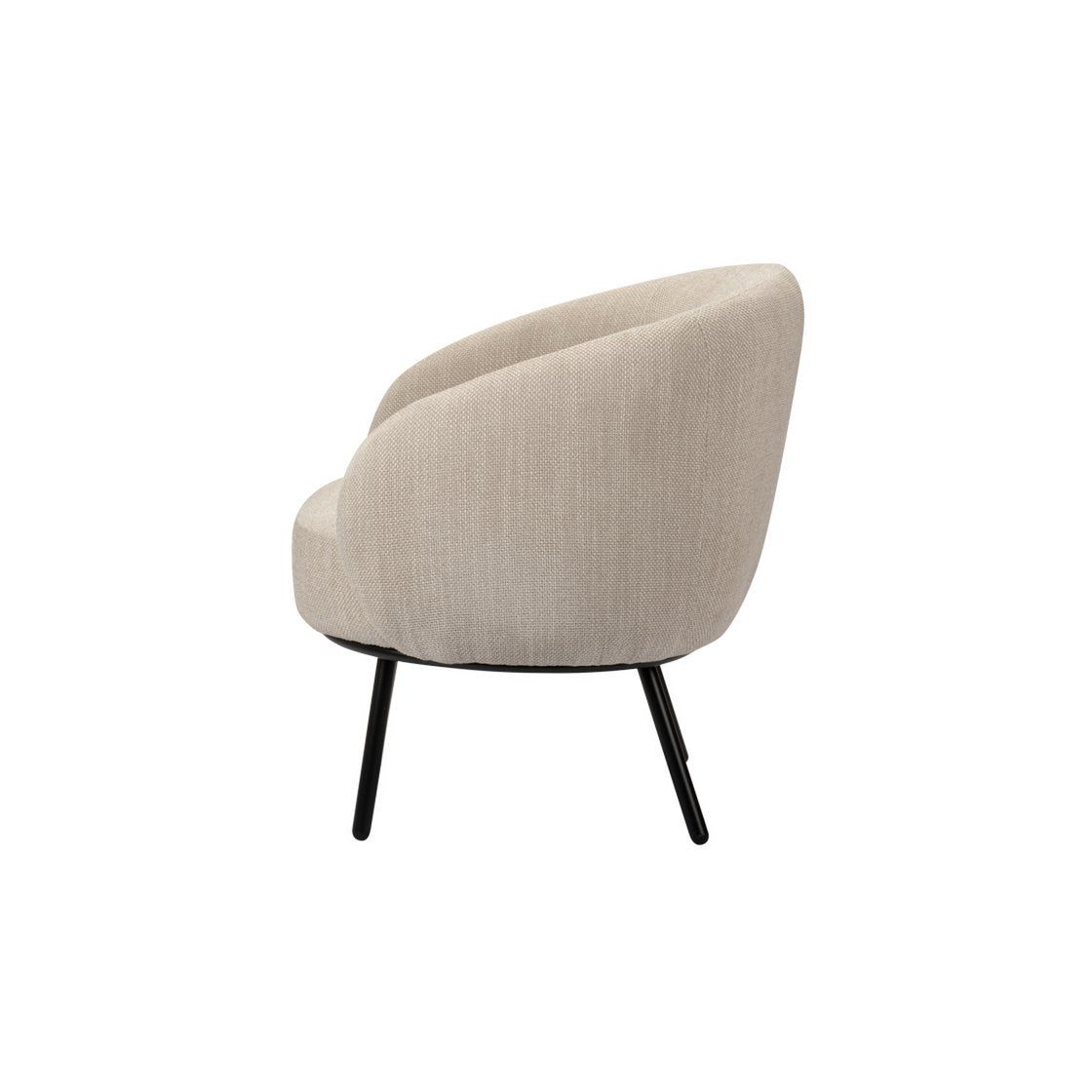 Tijdloze handgemaakte beige loungestoel met hoogwaardige natuurlijke materialen