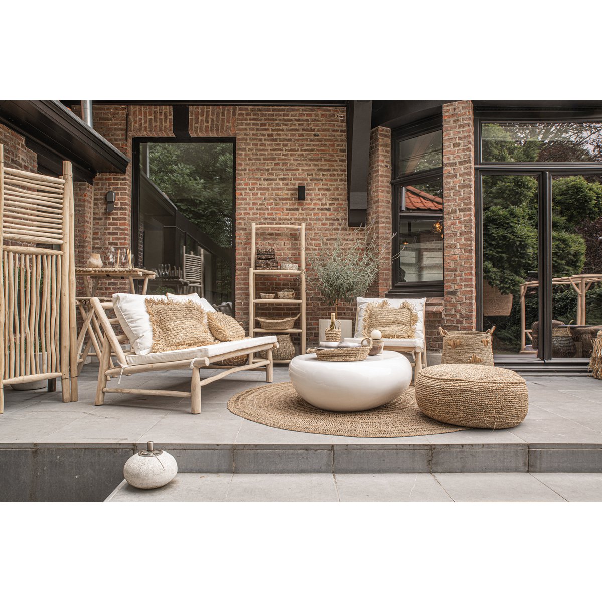 Flores raffia pouf