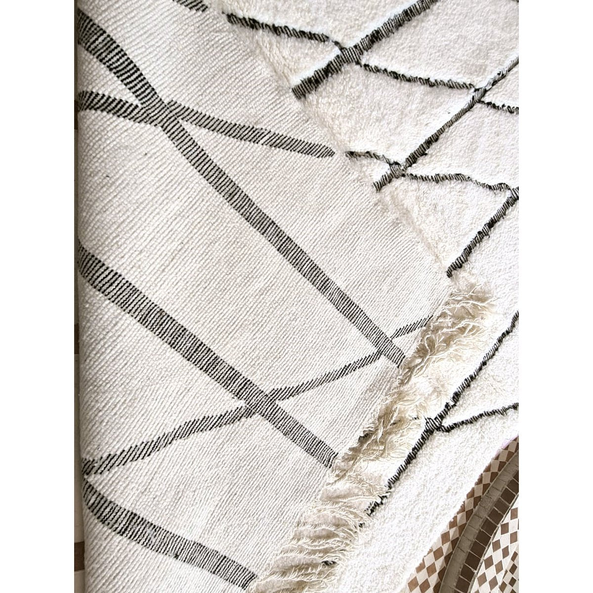 Luxury Handmade Beni Ouarain Rug - Timeless Artisan Design