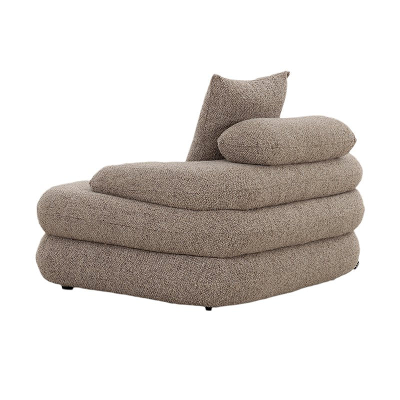 Tijdloze luxe handgemaakte loungestoel in zandkleurig bouclé-design