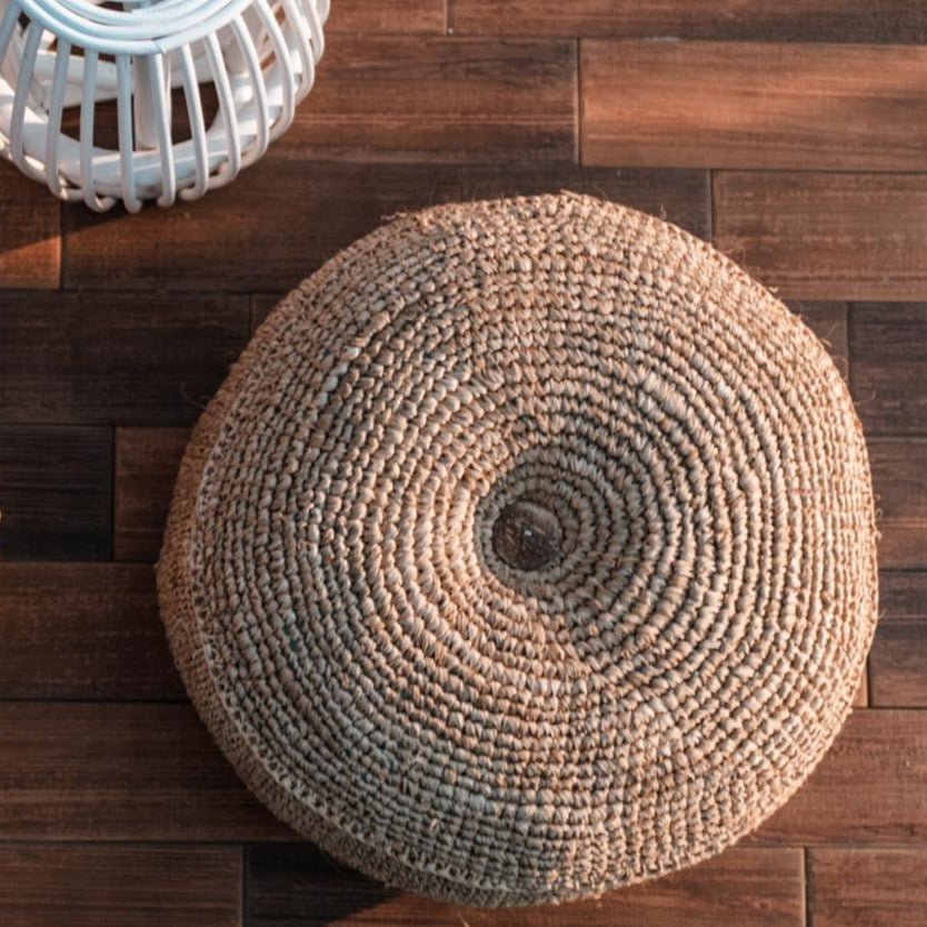 Telu raffia pouf (2 sizes)